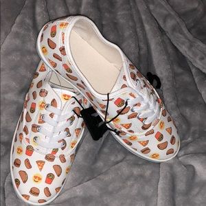 Super cut emoji snack shoes/sneakers size 8 NWT